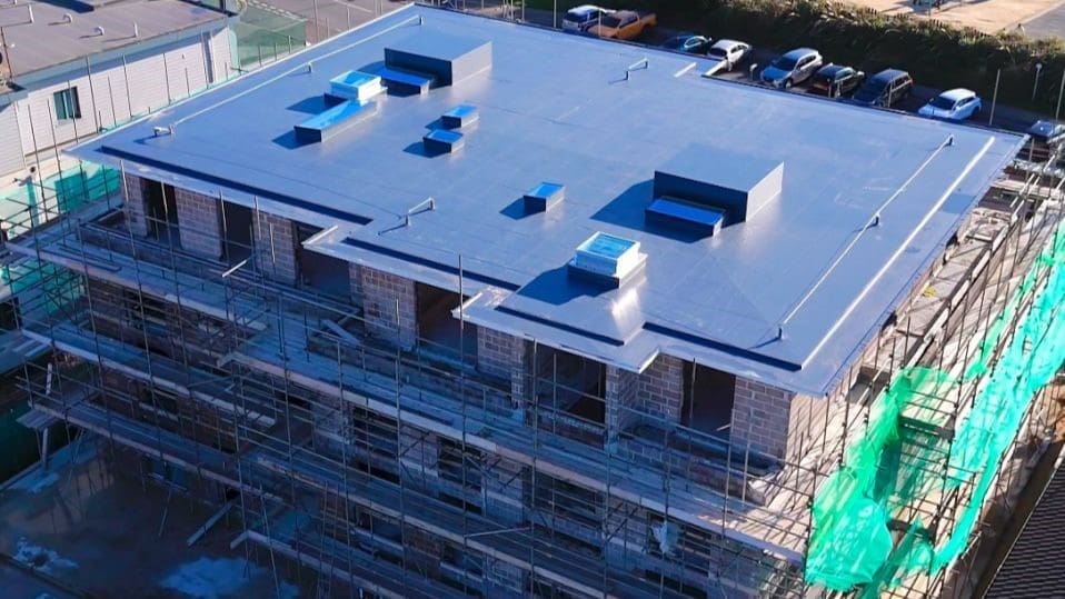 5 Signs Your Commercial Flat Roof Needs Repair or Replacement